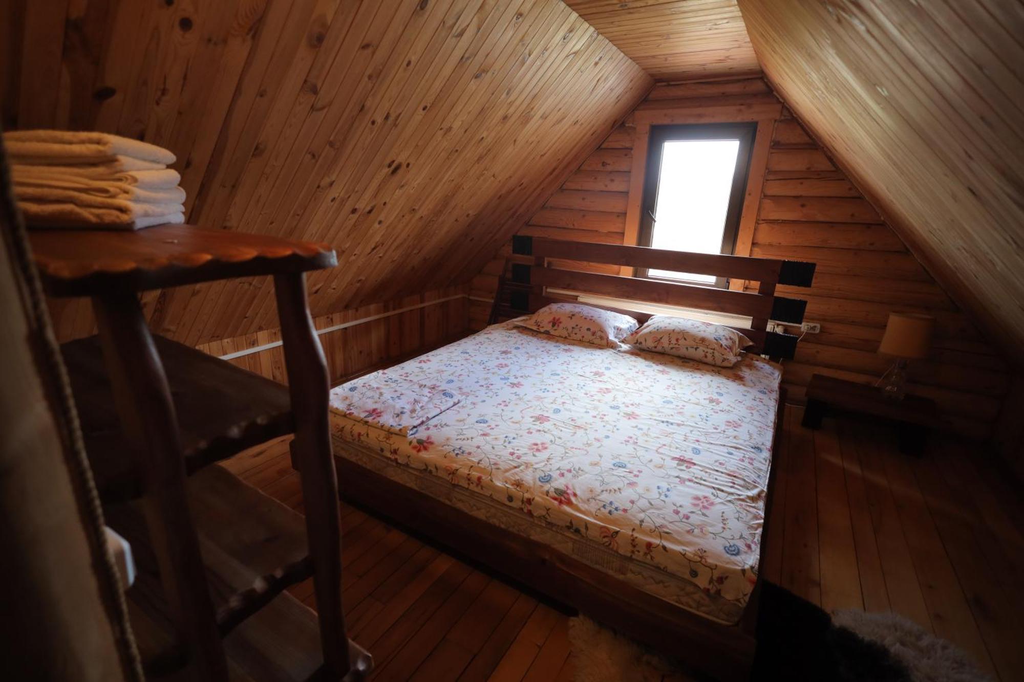 Bed & Breakfast приватна дикий мед Ploskoye